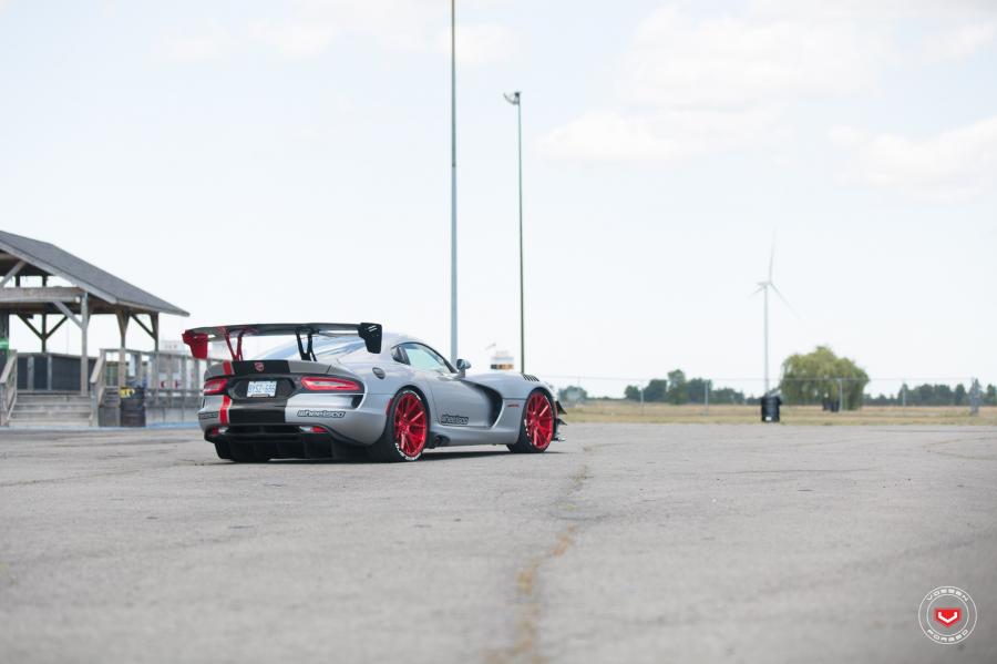 Dodge Viper ACR on Vossen Wheels (VPS-306) 2017 года  (фото 40 из 40)